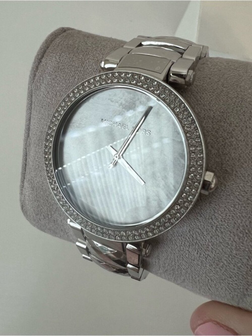 Michael Kors Women's Parker Silver Tone Watch Crystals Gray Pearl 39mm MK6424 - Picture 3 of 10